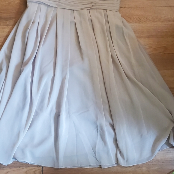 Cream formal dress - Picture 2 of 3
